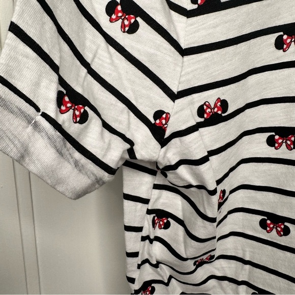 Disney Women's V-Neck Top - Black, White, and Red XS - Picture 5 of 8